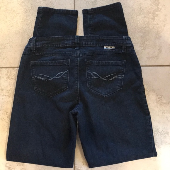 17/21 Skinny Jeans - Picture 3 of 6